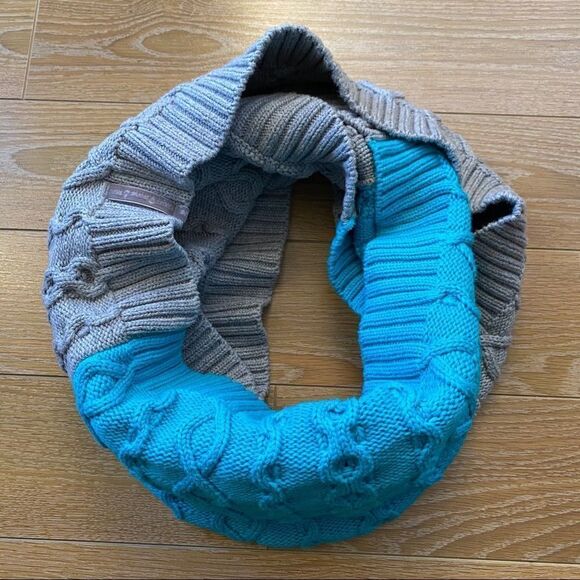lululemon athletica Accessories - Ivivva Two Tone Chunky Knit Infinity Scarf